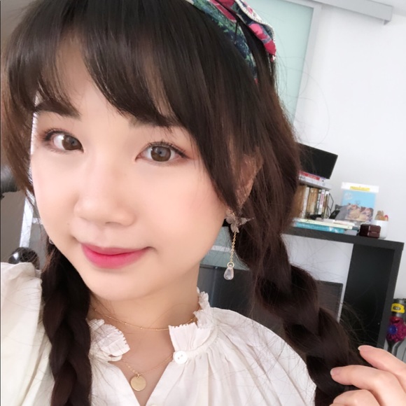 Profile Picture of Lucia Liu (@chialiu) on Poshmark