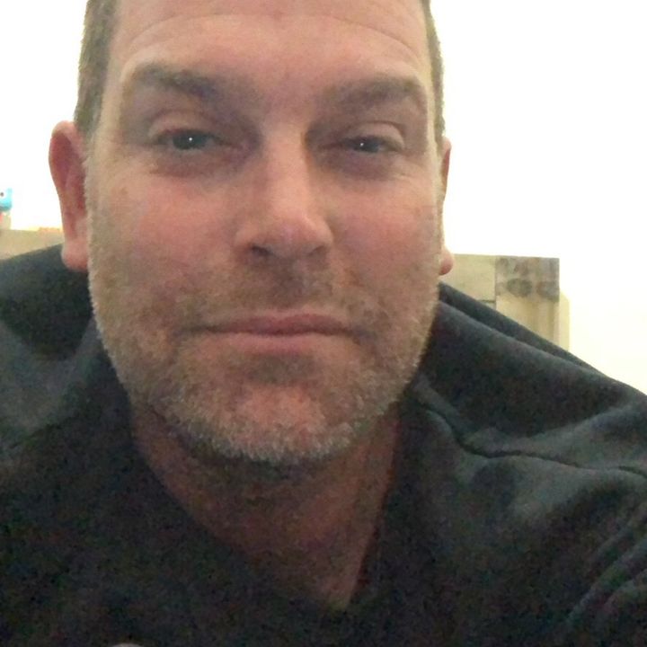 Profile Picture of robertdelaurentis (@robdel93) on Tiktok