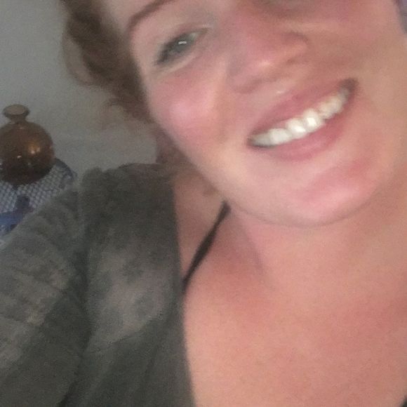 Profile Picture of Paige Monsees (@paigemonsees) on Poshmark