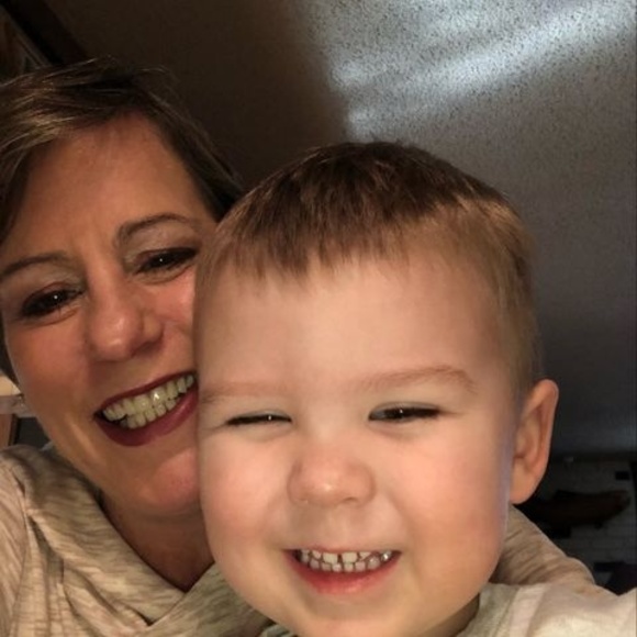 Profile Picture of Samantha Gallamore (@s_gallamore) on Poshmark