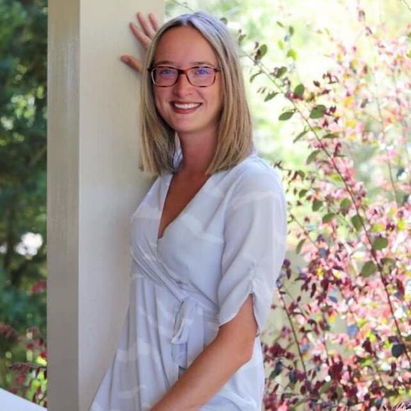 Profile Picture of Alexis Pearce (@alexispearce186) on Poshmark