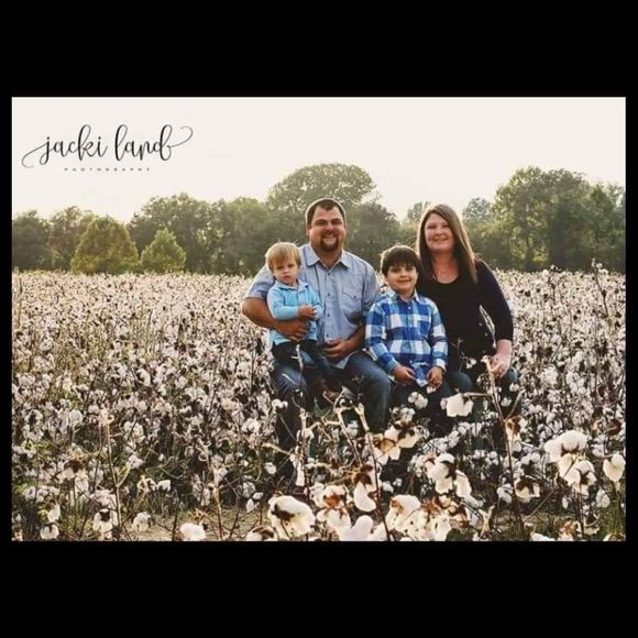 Profile Picture of Matt Gordon (@mlgcountry1023) on Poshmark