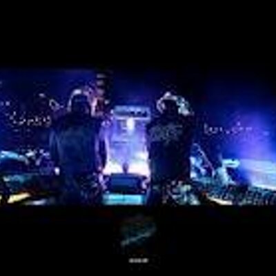 Profile Picture of Roxanne Chan Wall (@RoxannCW1973) on Twitter