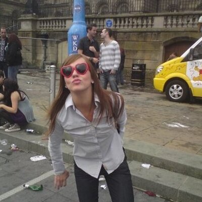 Profile Picture of Julie Mckeown (@jules_mckeown) on Twitter