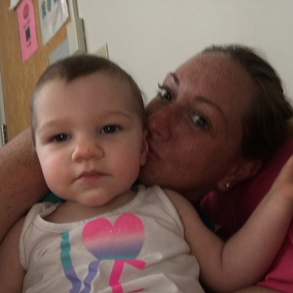 Profile Picture of Amanda Brailer (@amandabrailer) on Poshmark