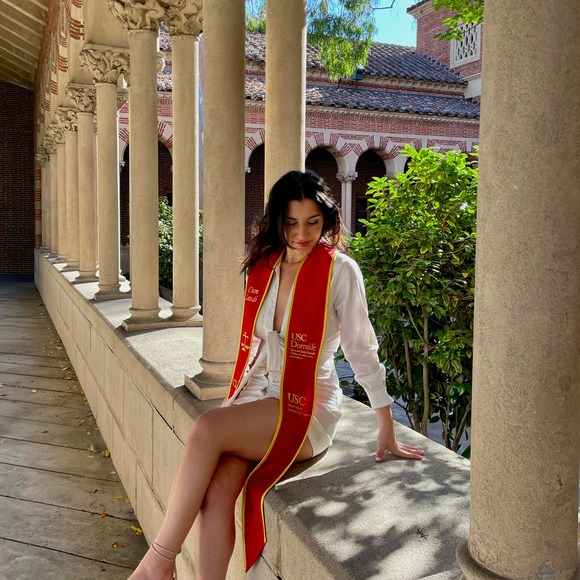 Profile Picture of Lauren Kassarjian (@lkassarjian) on Poshmark