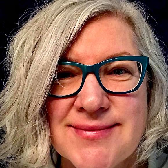 Profile Picture of Barb Yanish (@barbandkeny) on Poshmark