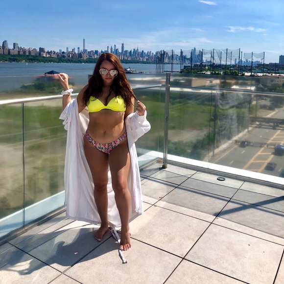 Brianna Jeanette - Poshmark Profile Picture of Brianna Jeanette (@brijeanette) on Poshmark