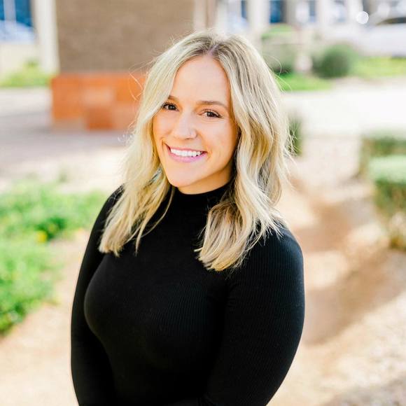 Profile Picture of Morgan Renyer (@mrenyer) on Poshmark