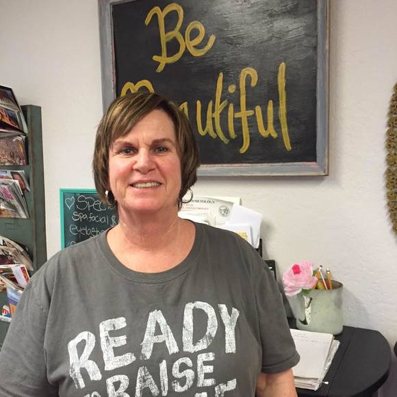 Profile Picture of Cindy Stowe (@cindystowe) on Poshmark