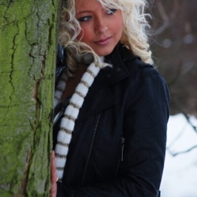 Profile Picture of Mitzi Jones (@mitzijones83) on Twitter