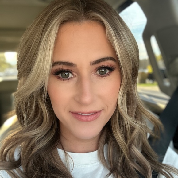 Profile Picture of Tara Call (@taracall10) on Poshmark