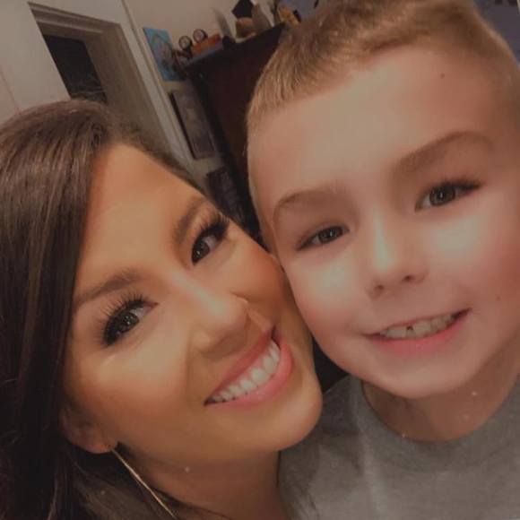 Profile Picture of Stephanie Lautar (@stephanielautar) on Poshmark