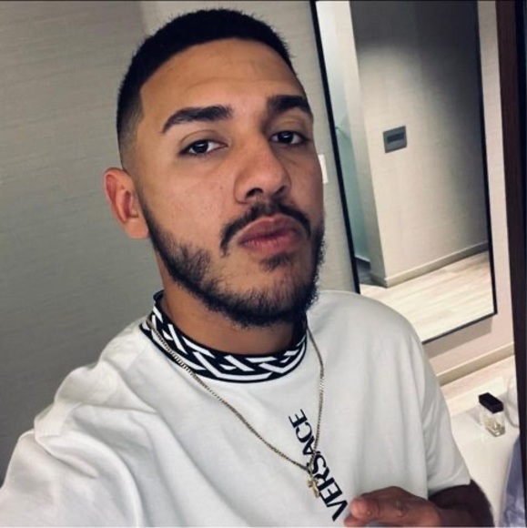 Profile Picture of Alejandro Moncada (@moncada77650) on Poshmark