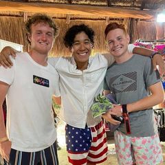 Profile Picture of zacharymeador (@zacharymeador) on Tiktok