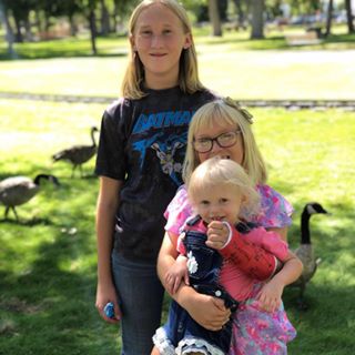 Profile Picture of Lisa Donleavy (@lias.donleavy) on Facebook