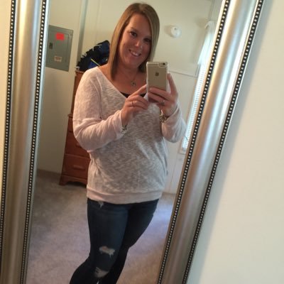 Profile Picture of Megan (@meganutter83) on Twitter