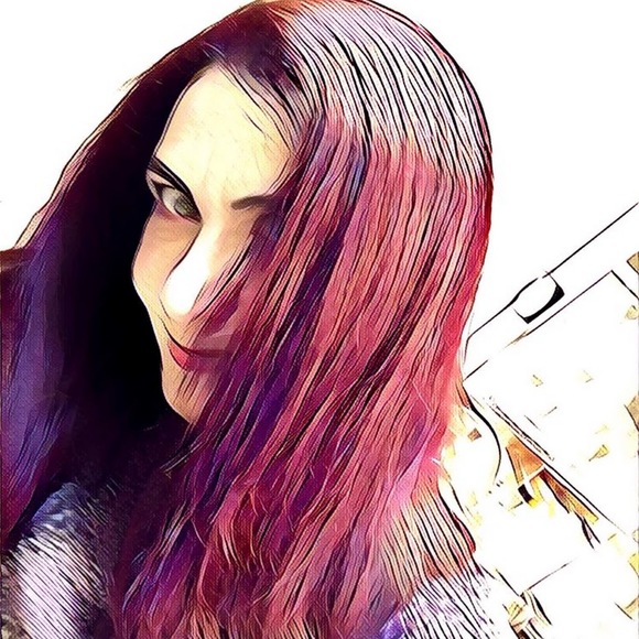 Profile Picture of Lisa Shapiro (@lisarws17) on Poshmark