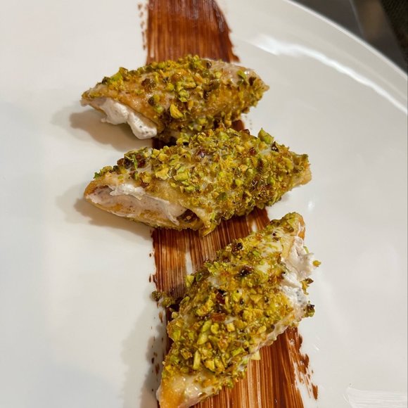 Profile Picture of Paco Frola (@pacofrola) on Poshmark