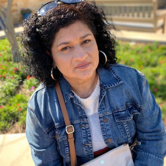 Profile Picture of Adriana Raya (@tomasraya956) on Poshmark