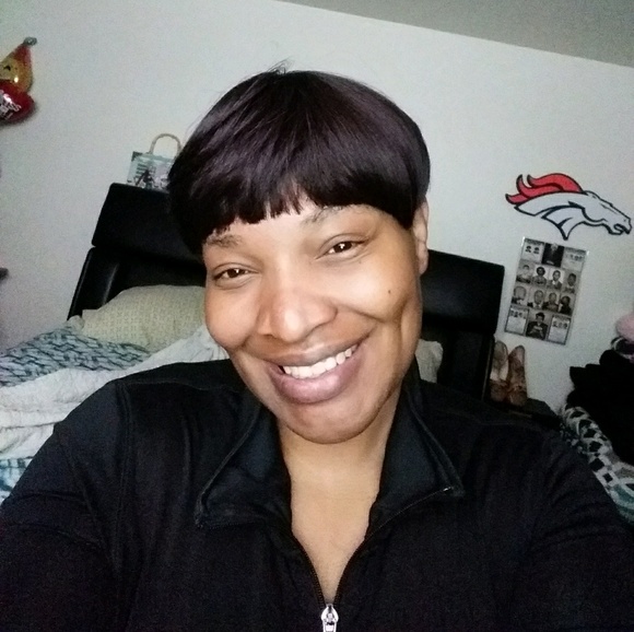 Profile Picture of Ramona Benson (@ramonabenson) on Poshmark