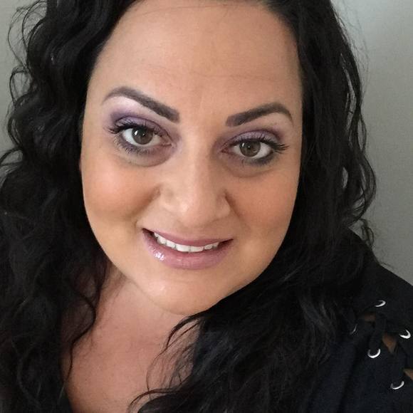 Profile Picture of Patrizia Macchione (@macchionevp) on Poshmark