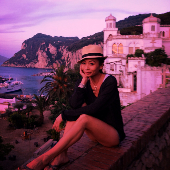 Profile Picture of Sulinh Lafontaine (@slx) on Poshmark
