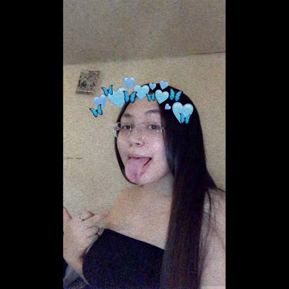 Profile Picture of Lianna Lazcano (@liannalazcano06) on Poshmark