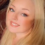 Profile Picture of Robin Neal (@hot.mess.x.press) on Instagram