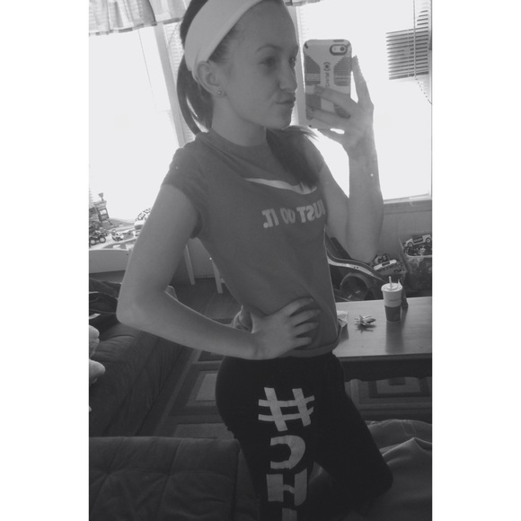 Profile Picture of Lexi Spedding (@lexispeddingg) on Poshmark