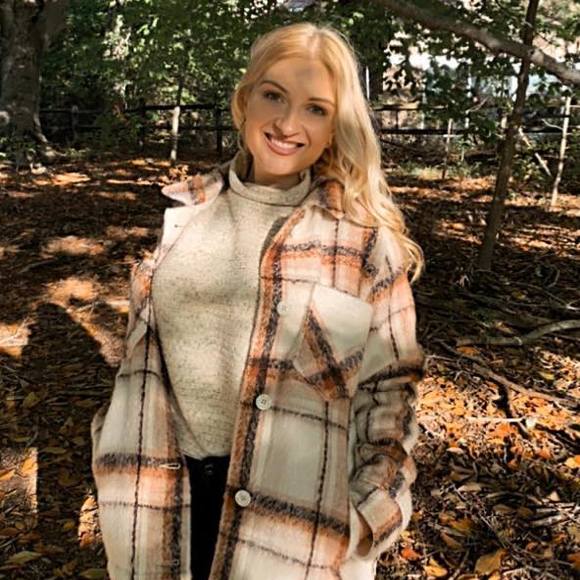 Profile Picture of Grace Makowski (@gracemargaret1) on Poshmark