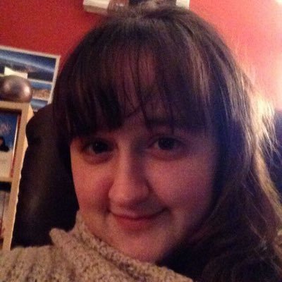 Profile Picture of Lucy Toombs (@lucyvetnurse) on Twitter