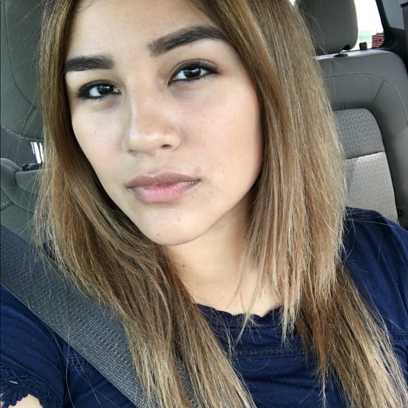 Profile Picture of Dulce Jimenez (@djimenez107) on Poshmark