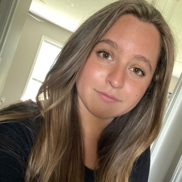Profile Picture of Laura (@laurapeternel15) on Tiktok