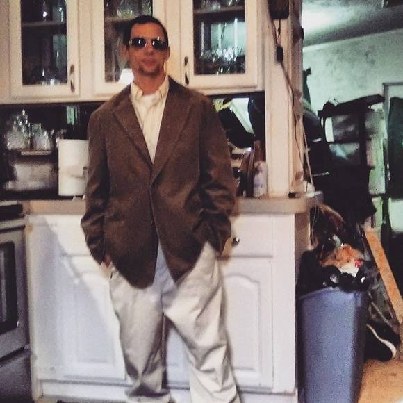 Profile Picture of Alvin Squires (@alvinsquires) on Poshmark