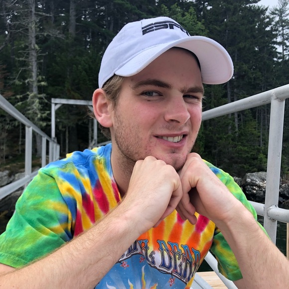 Profile Picture of Max Baumann (@mxbaumann) on Poshmark
