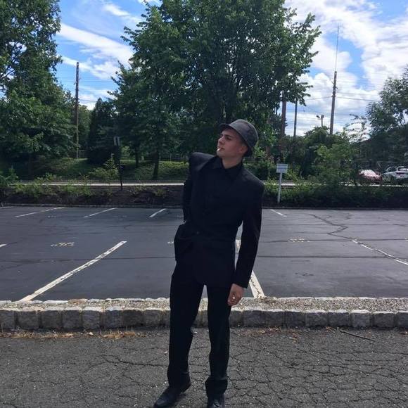 Profile Picture of Brian Krumm (@brudy4days) on Poshmark