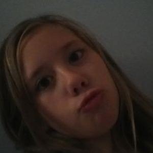 Profile Picture of Lily Bernstein (@btw_itz_lily) on Twitter
