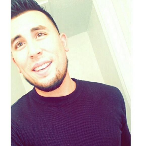 Profile Picture of Matthew Olivarez (@matthew_o) on Poshmark