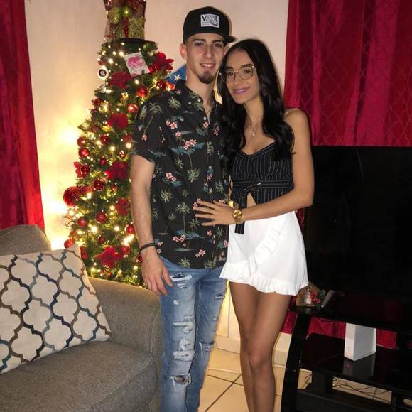 Profile Picture of Kenneth Munoz irizarry (@keniitoo) on Poshmark