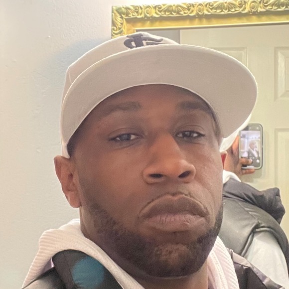 Profile Picture of Raynel Dillard (@rayneldillard) on Poshmark