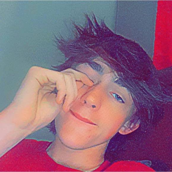 Profile Picture of Michael Epperson (@michaelepper593) on Poshmark