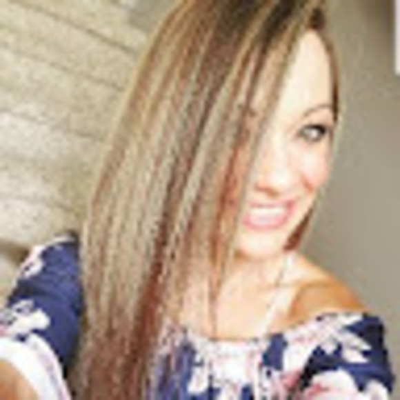 Profile Picture of Melissa Holtberg (@msholtberg) on Poshmark
