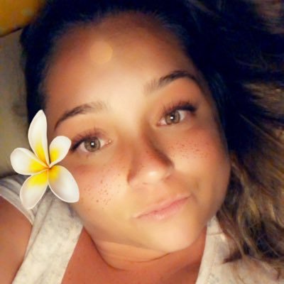 Profile Picture of Danielle Gonzalez (@DeeGonzalez) on Twitter