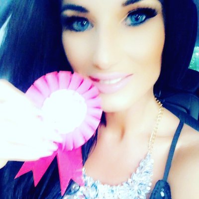 Profile Picture of Carly Crook ❤️ (@1988carly) on Twitter