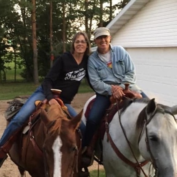 Deanna Tranby - Poshmark Profile Picture of Deanna Tranby (@tdtranby) on Poshmark