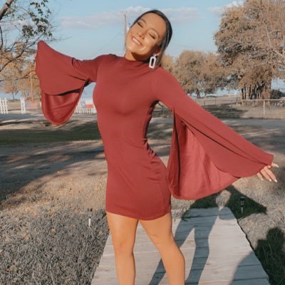 Profile Picture of Bailey Shay 🌸 (@BaileyShay99) on Twitter