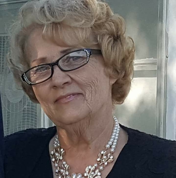 Profile Picture of Debbie Dolan skeet (@debdolanskeet) on Poshmark