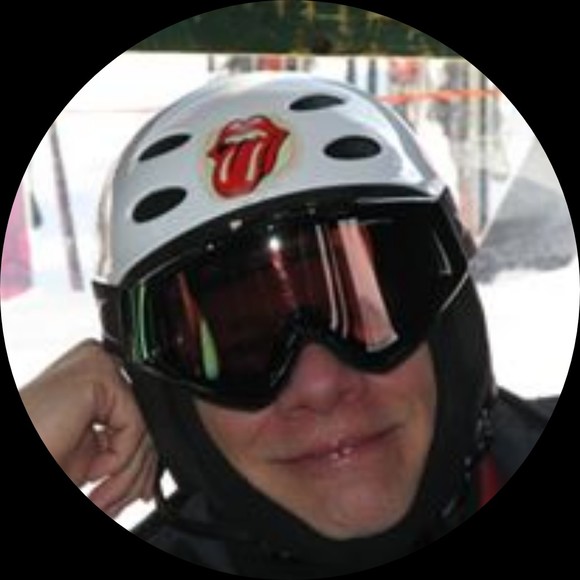 Profile Picture of Rev Broker (@jjbroker) on Poshmark