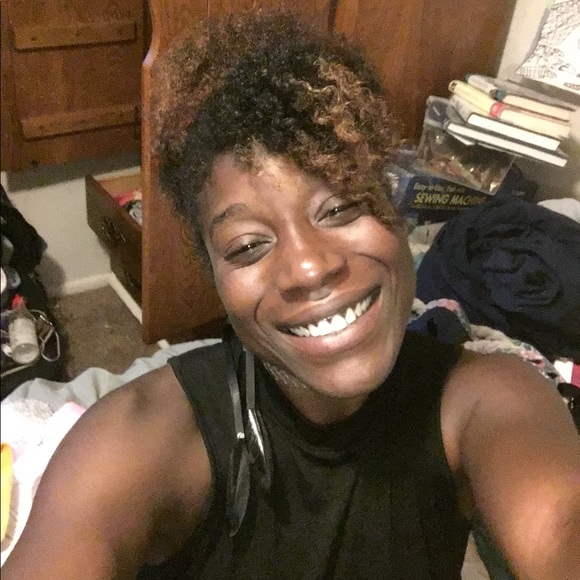 Profile Picture of Nikki Stringer (@rumidanielle) on Poshmark